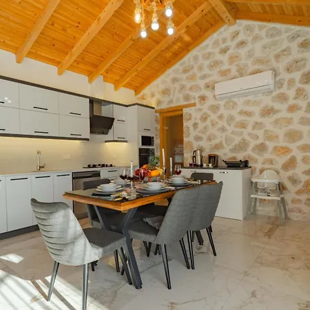 Obelisk Villa