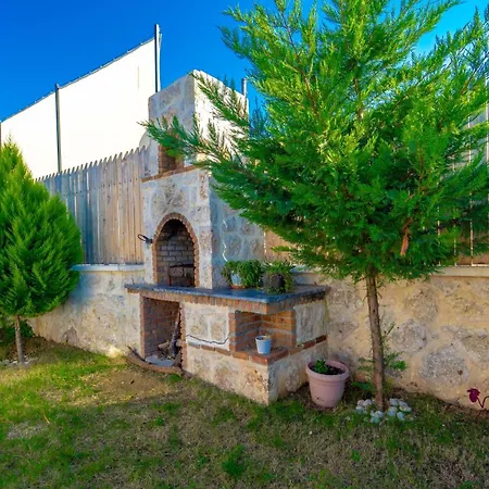 Obelisk Villa *